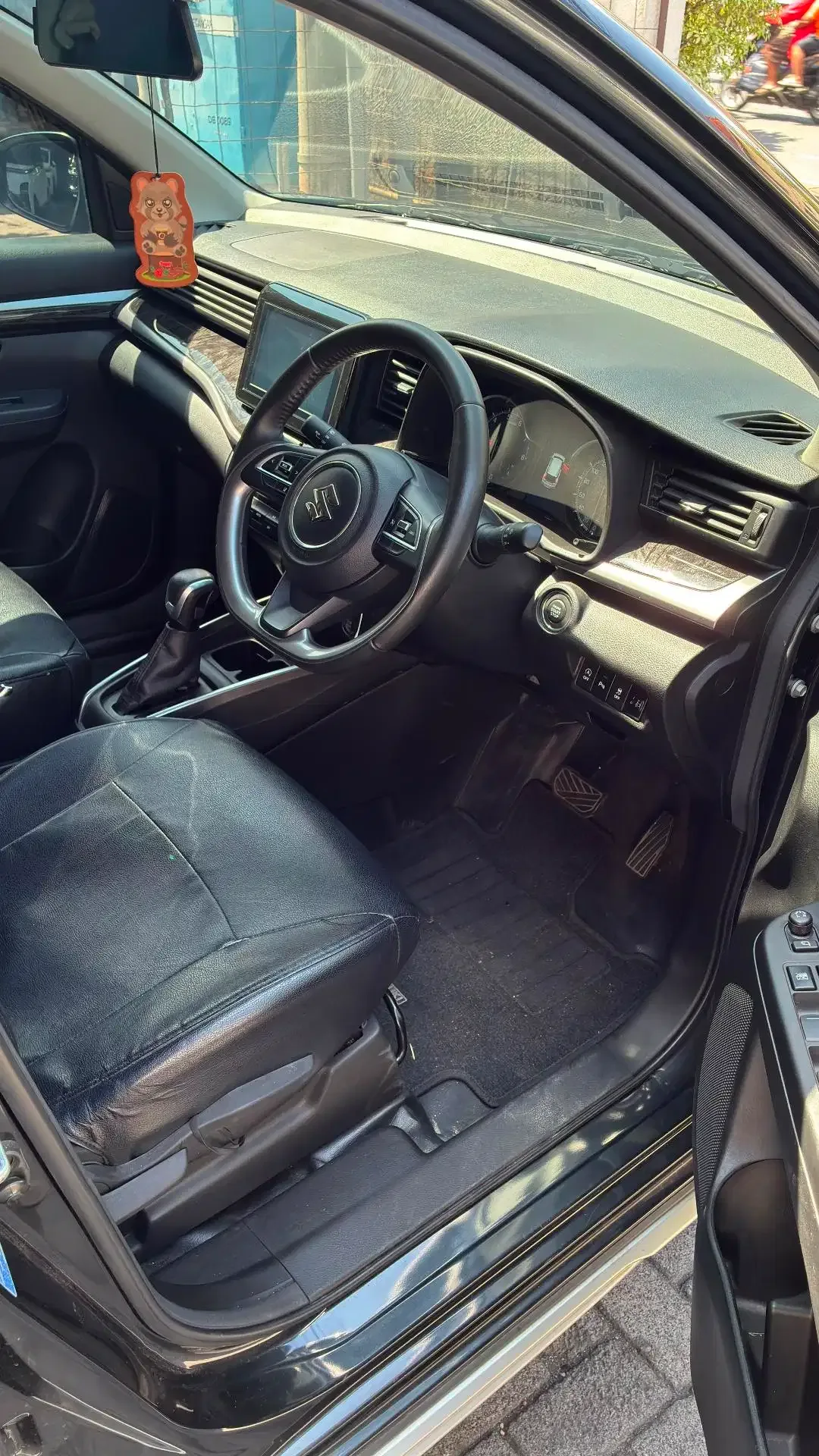 Suzuki XL 7 Beta hybrid'24 hitam met matic - Image 10 of 10