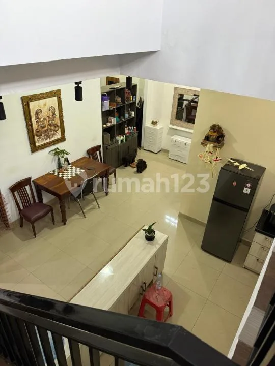 Di Jual Rumah 2 Lantai Berlokasi di Jalan Suli Utamanpasar Utara - Image 2 of 4