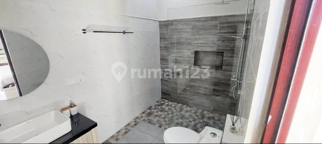 Rumah Cantik Furnish di Seminyak , Siap Huni - Image 3 of 4