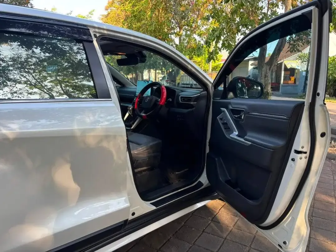 Toyota Zenix Q Hybrid Modelista 2023 - Asli Bali - Image 5 of 10