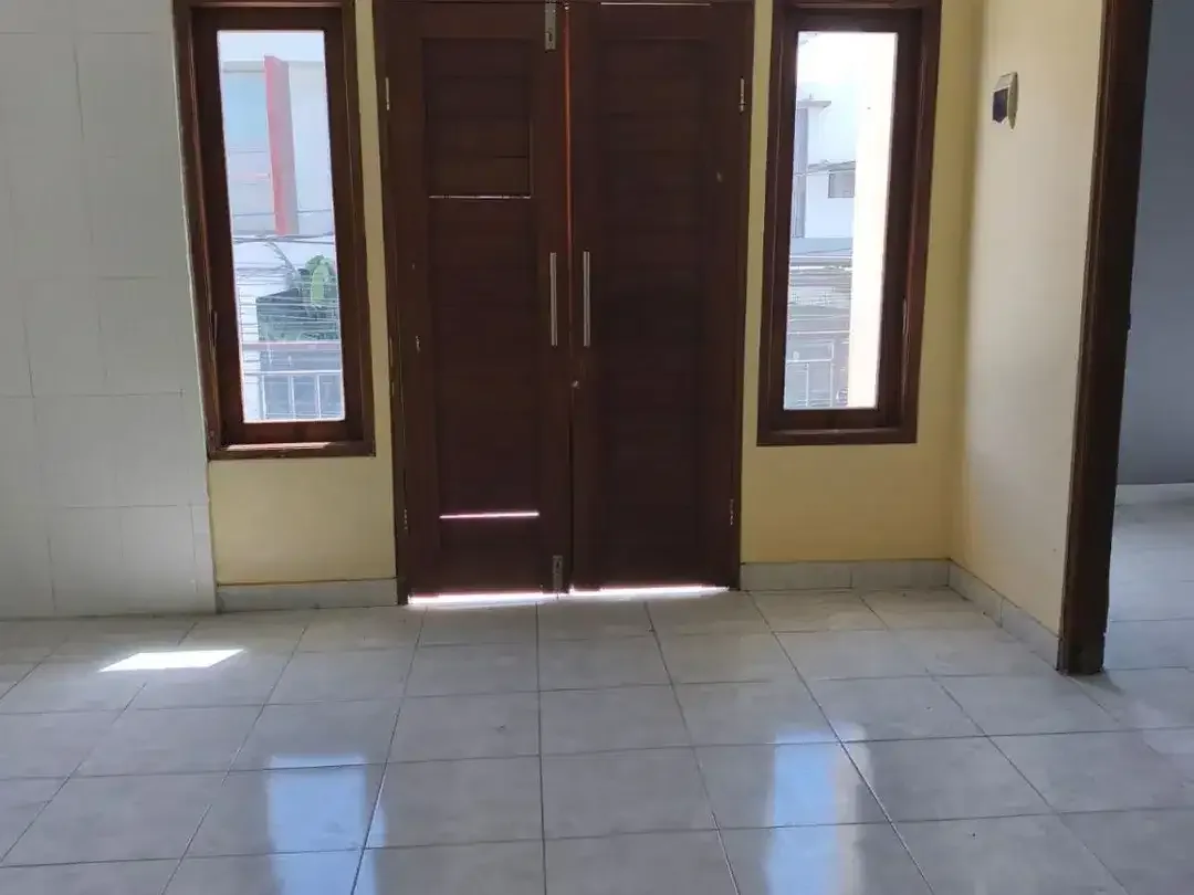 Rumah 2 Lantai, Cocok Untuk Rumah Tinggal, Kantor Atau Co-Living Space - Image 5 of 10