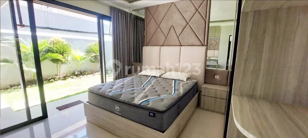 Rumah Cantik Furnish di Seminyak , Siap Huni - Image 1 of 4