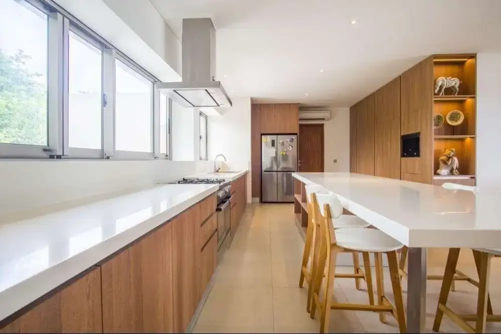FOR SALE LUXURY BEACHFRONT VILLA IN BERAWA CANGGU - Image 8 of 10