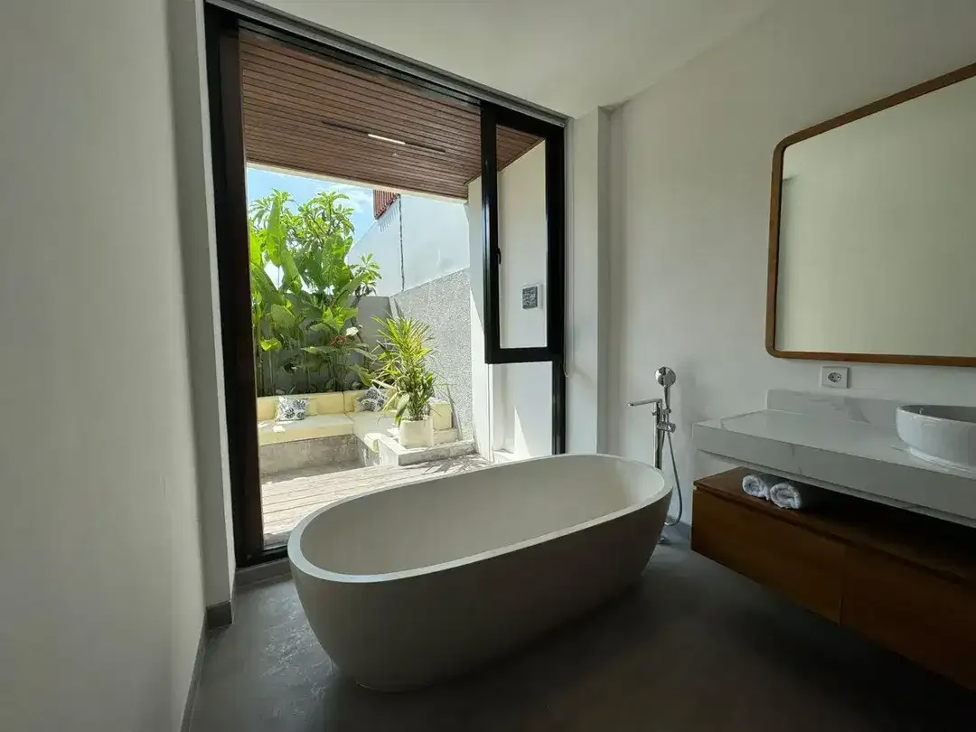 BRAND NEW VILLA MEWAH FULLY FURNISHED DEKAT PANTAI BATU BOLONG CANGGU - Image 7 of 10
