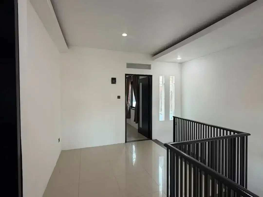 Rumah Cantik Minimalis Kerobokan Dekat Denpasar Badung Bali - Image 5 of 10