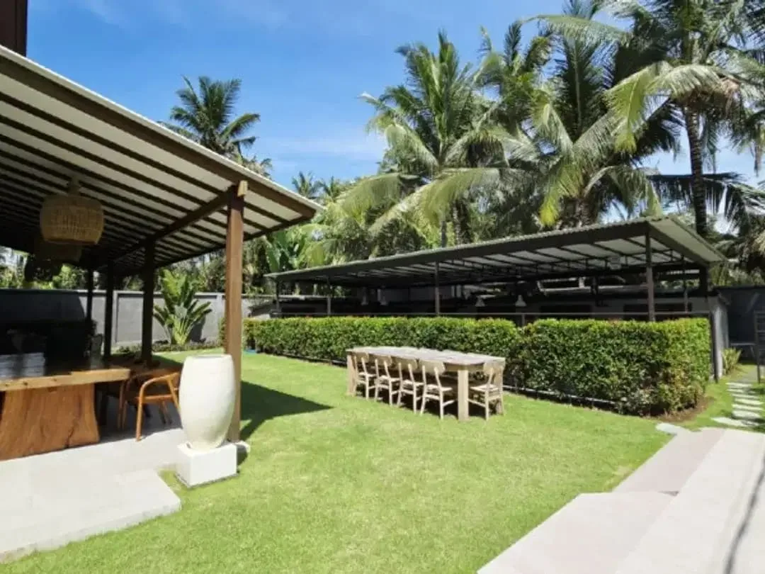 SUBLEASE BISTRO & A WOODEN HOUSE - PANTAI SABA GIANYAR - Image 3 of 10