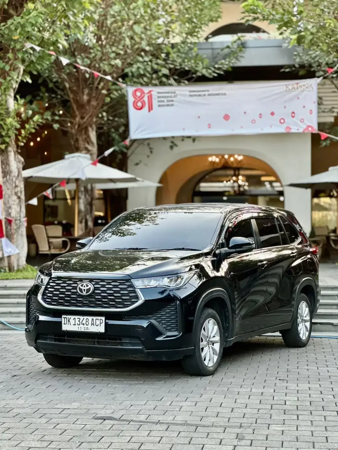 INNOVA ZENIX 2.0 V AT BENSIN 2023 HITAM ASLI BALI - Image 2 of 10