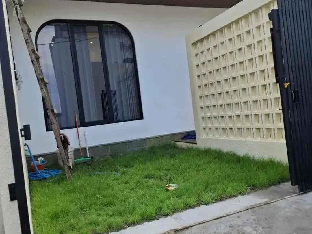 Dijual villa lantai 1 lokasi munggu 
Lingkungan villa - Image 2 of 10