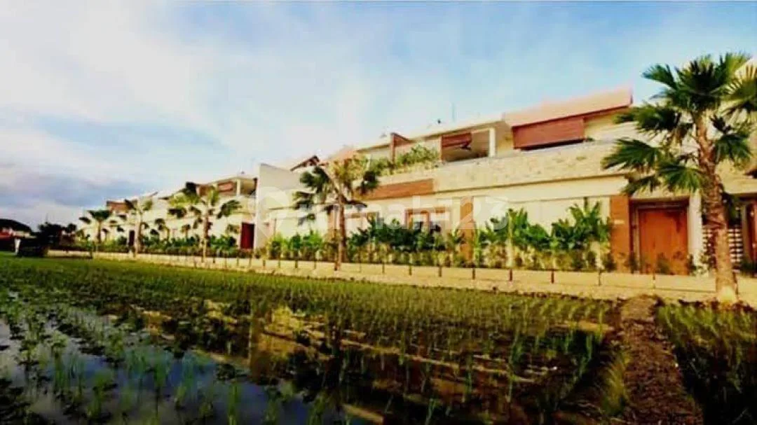 Villa 7 Unit Luas Strategis Ada Pool Lengkap Dkt Pantai di Canggu - Image 2 of 4