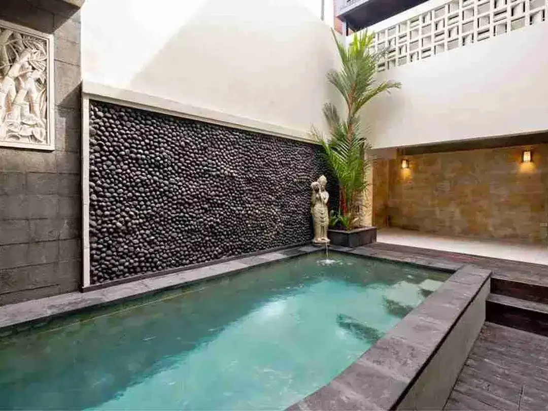 Luxury Vila Kontemporer 3 Kamar Full Furnish di Kerobokan - Image 3 of 10