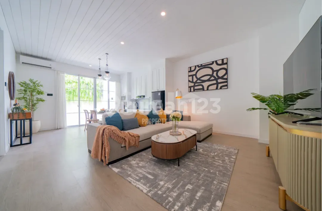 Dijual Villa Hak Milik - Elegan dan Cozy 3 Kamar dan Private Pool - Umalas Dekat Canggu, Bali - Sdfk063 - Image 2 of 4