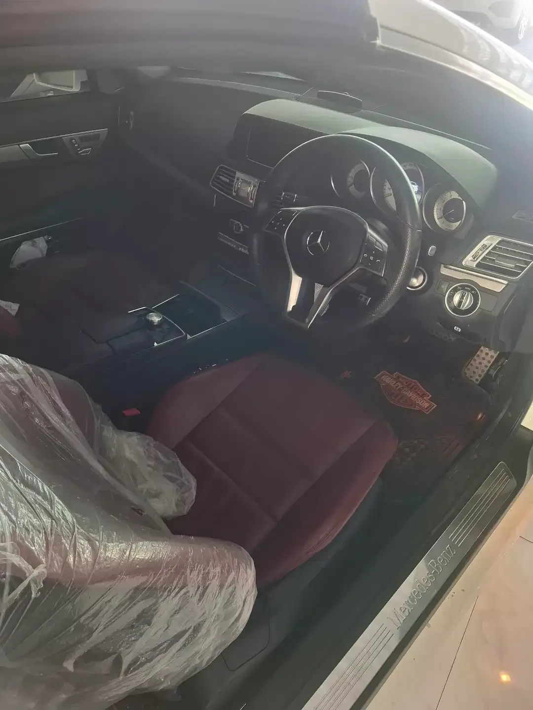 Mercedez benz  E200 AMG Cabrio - Image 6 of 6