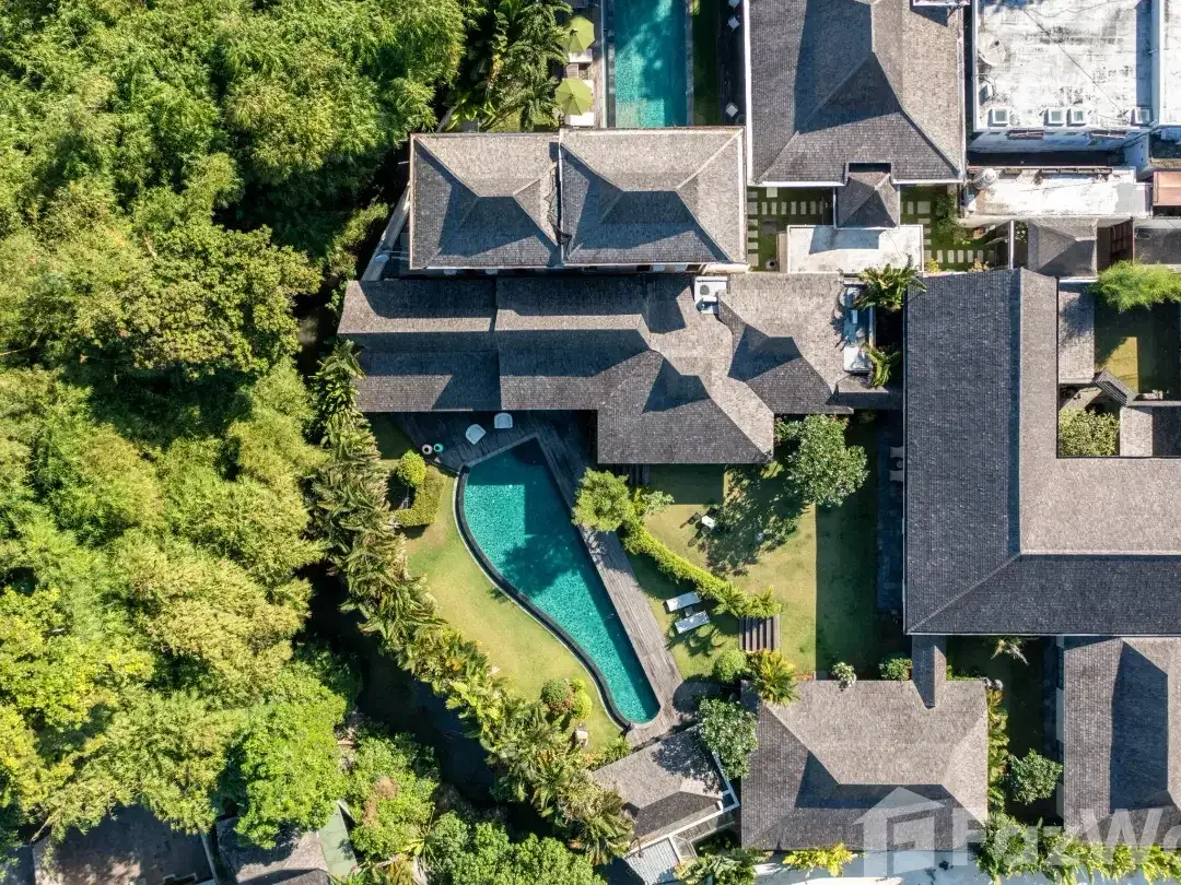 6 Bedroom Villa for sale in Kerobokan, Bali - Image 7 of 10