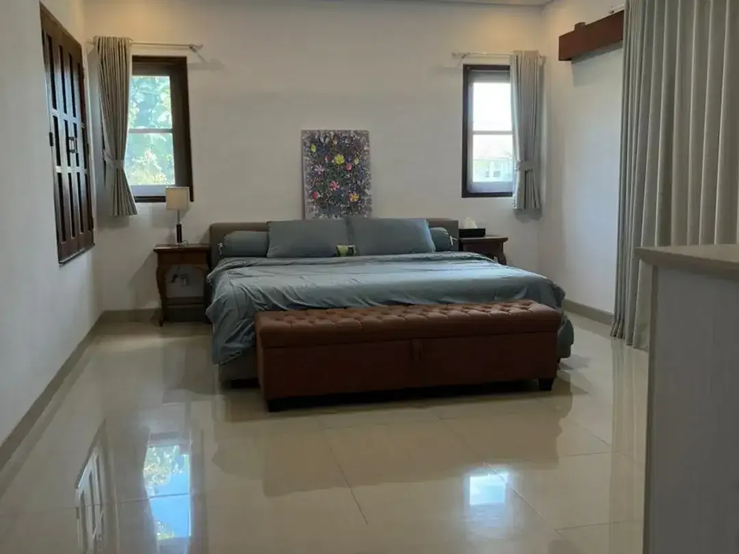 DROP PRICE FOR SALE BEAUTIFUL 4 BEDROOM HOME IN PURI GADING, JIMBARAN - Image 2 of 10