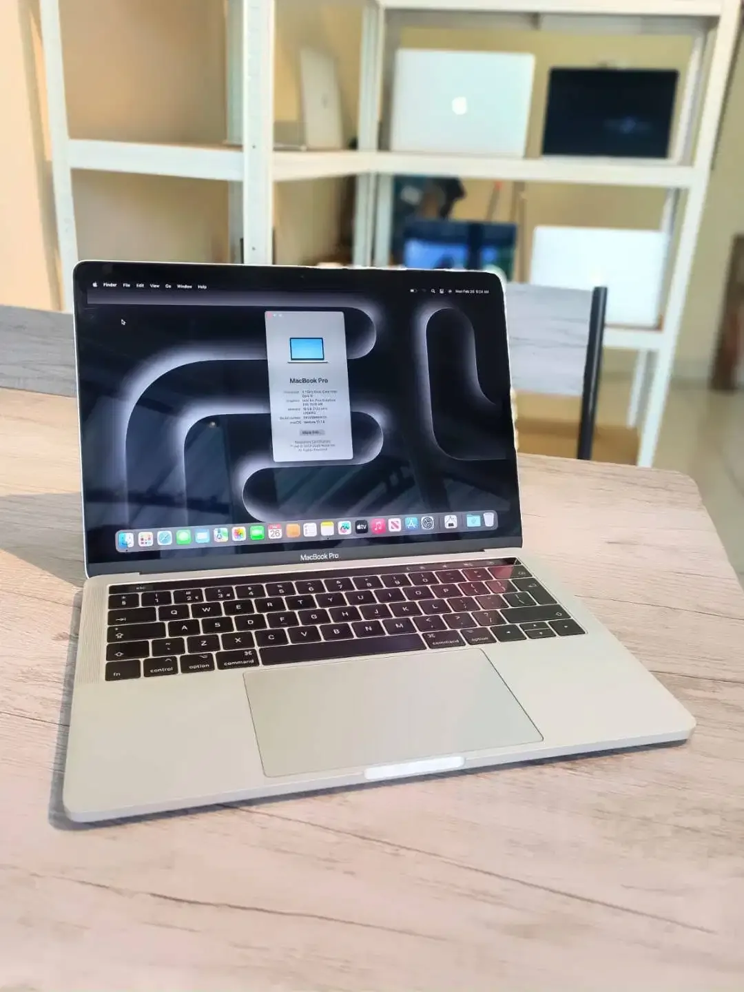 MACBOOK PRO TOUCHBAR 15'' 16/512 2019 - Image 1 of 4