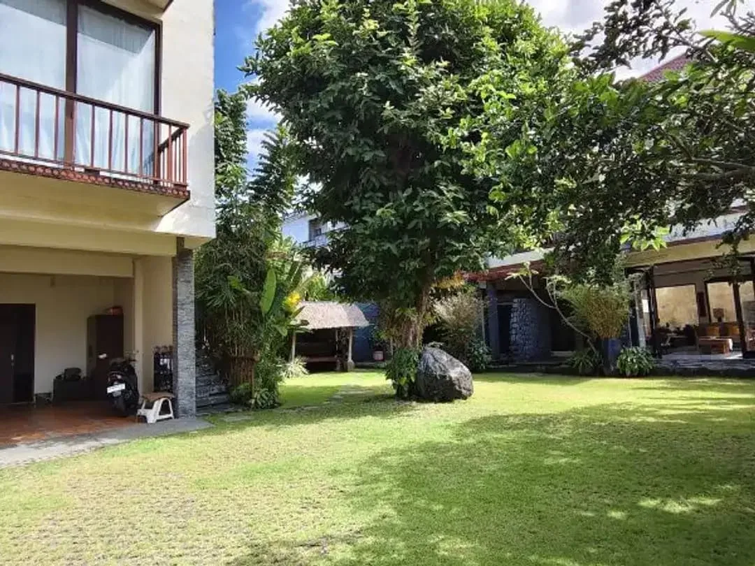 VILLA MODERN TROPIS DI SUDAMALA SANUR DENPASAR - Image 2 of 10