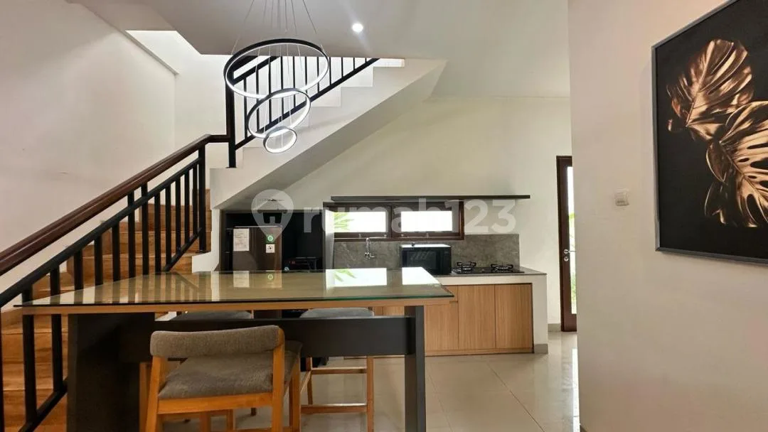 Exclusive House For Rent In Seminyak 3Br Fully Furnished One Gate - Image 1 of 4