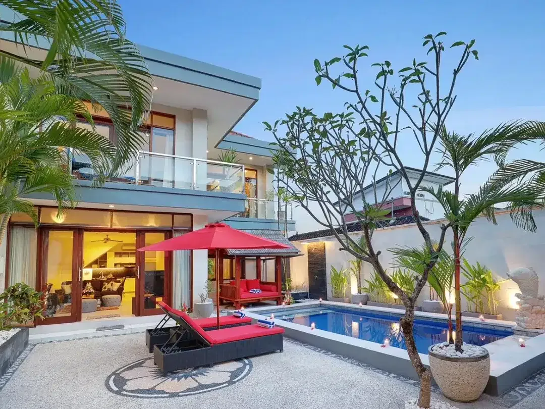 Di jual villa Lantai 2  Lokasi Legian Seminyak kuta bali - Image 1 of 7