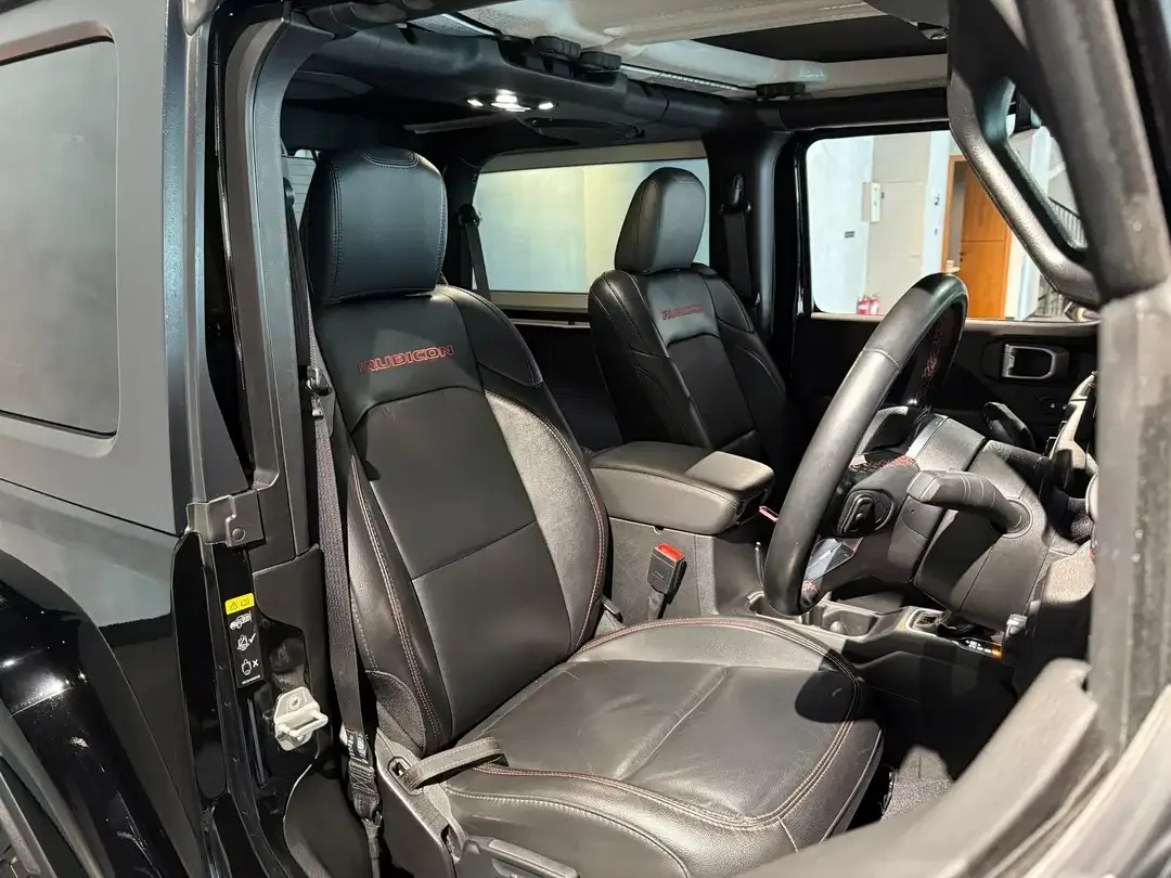 Jeep Wrangler Rubicon JL 2 Door 2.0L 2021 - Image 9 of 10
