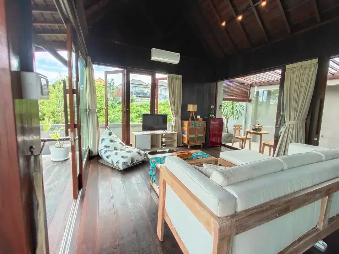 Dijual Villa!! Taman Hijau Lokasi Area Hotel Bintang Lima di Taman Mumbul - Jimbaran - Image 3 of 10
