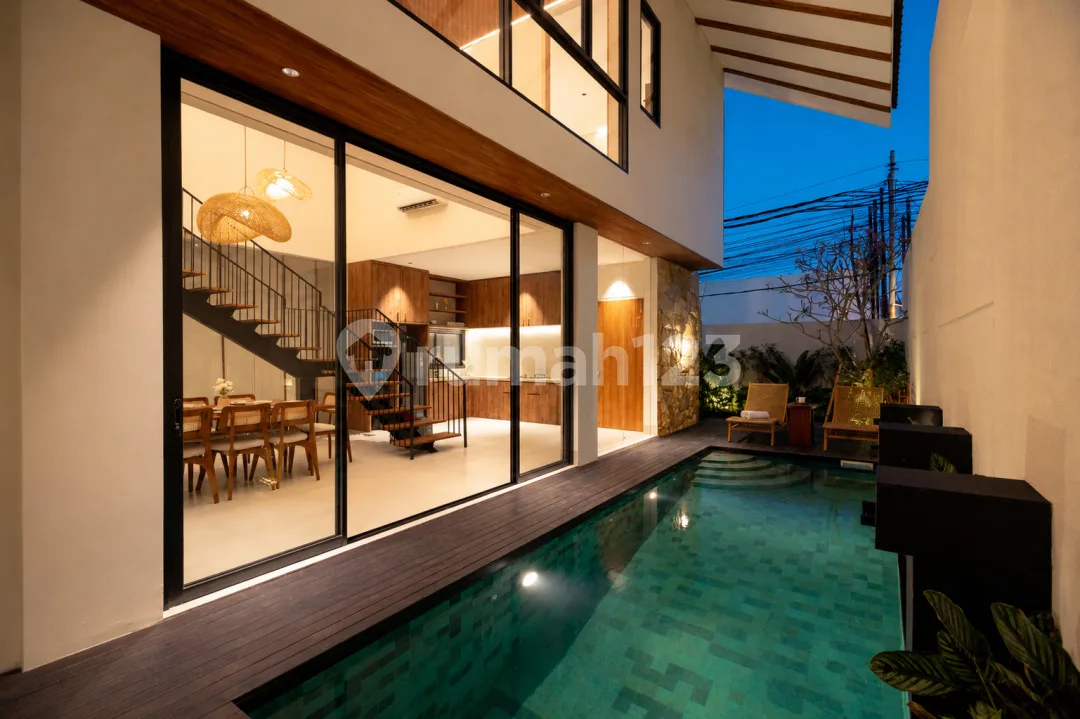 Leasehold New Luxury Modern 4 Bedroom Villa Seminyak - Image 1 of 4