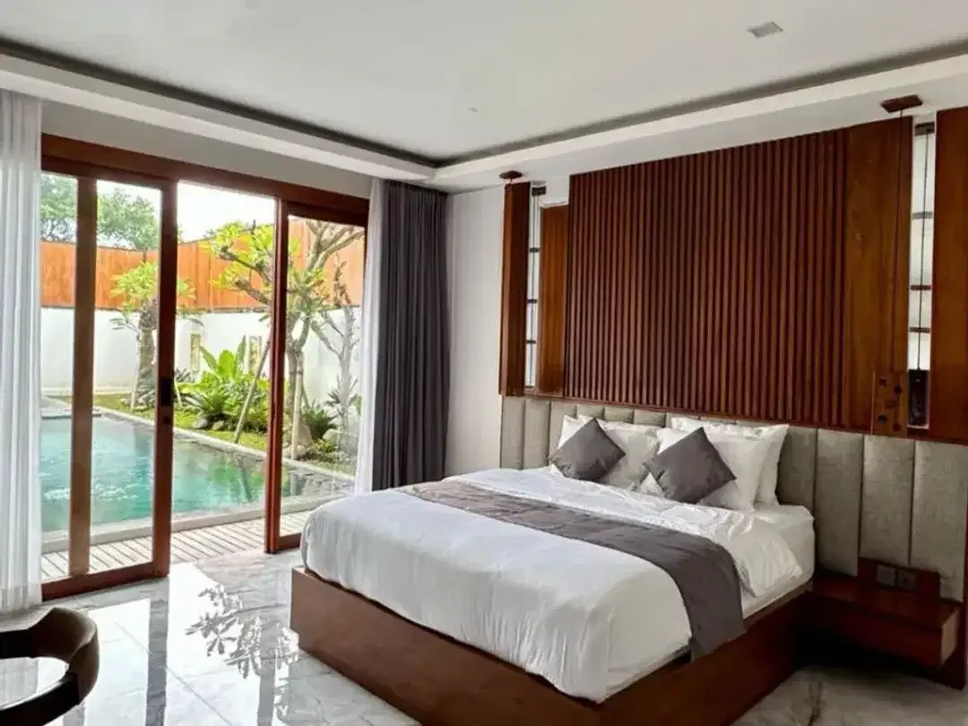 Dijual - Villa Mewah 3 Lantai di Nusa Dua, Bali - Image 4 of 4
