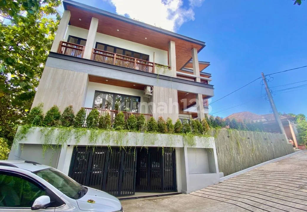 3 Level Villa Ungasan Kuta Selatan - 3 Bedrooms - Image 2 of 4