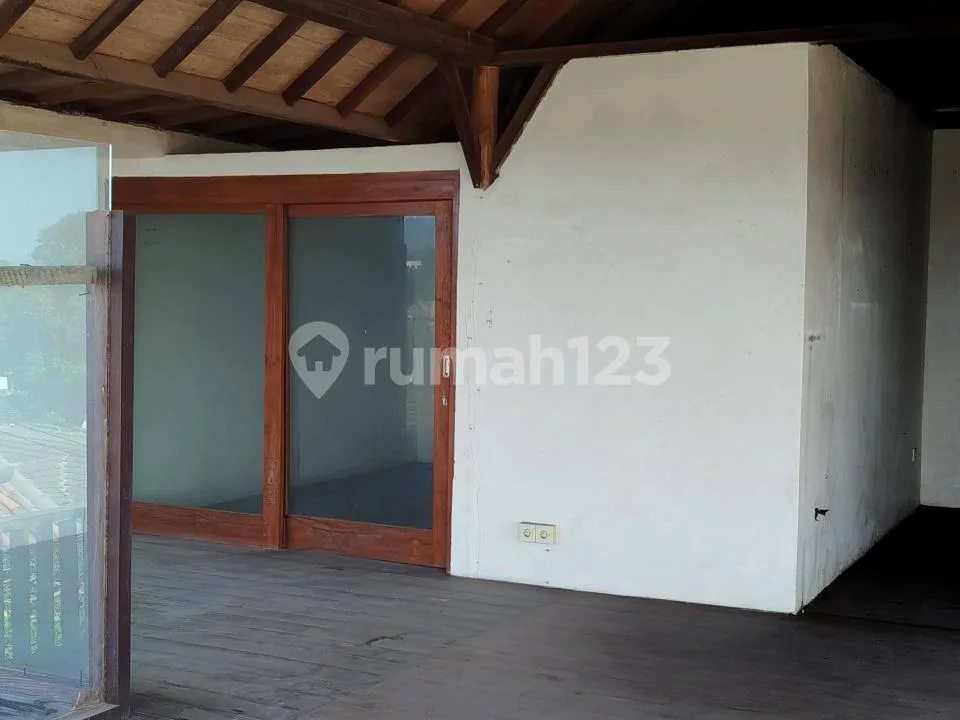 Villa 3 Lantai Rooftop Ocean View Puri Gading Jimbaran Kuta Selatan Badung - Image 3 of 4