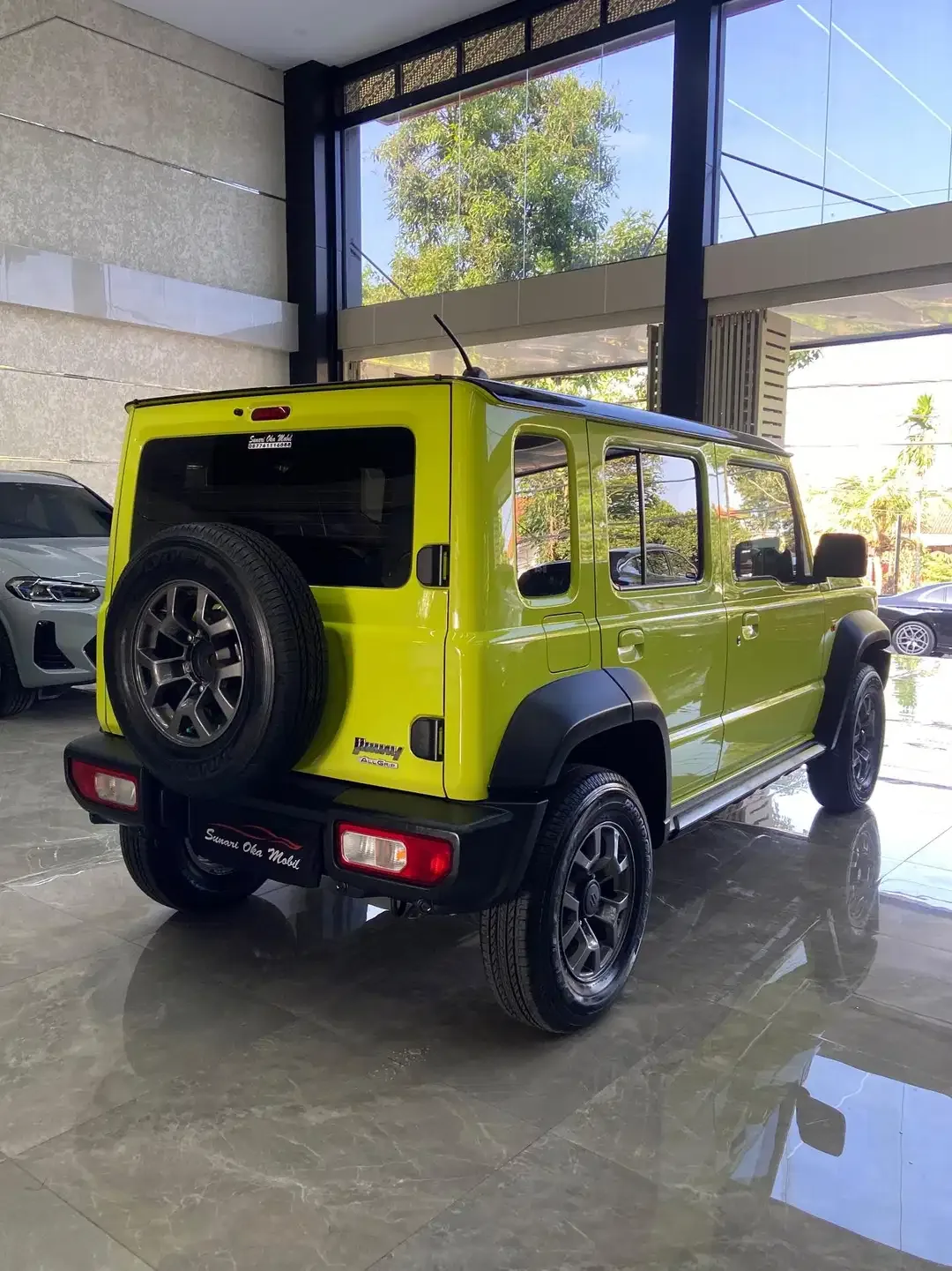 Jimny 5 Door 4x4 Matic 2023 Low KM 16rb - Image 5 of 10