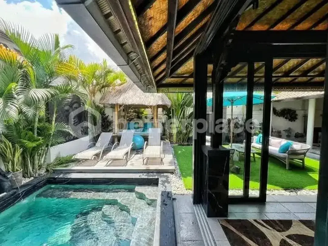 Balinese Modern 4-Bedroom Villa in the Heart of Seminyak, A Few Minutes to The Beach - Image 9 of 10