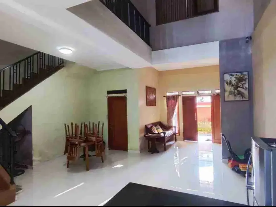 Sale Rumah Besar 2Lt 150M2 Lingk Perum Tunggul Ametung A Yani Jl5mtr - Image 3 of 5