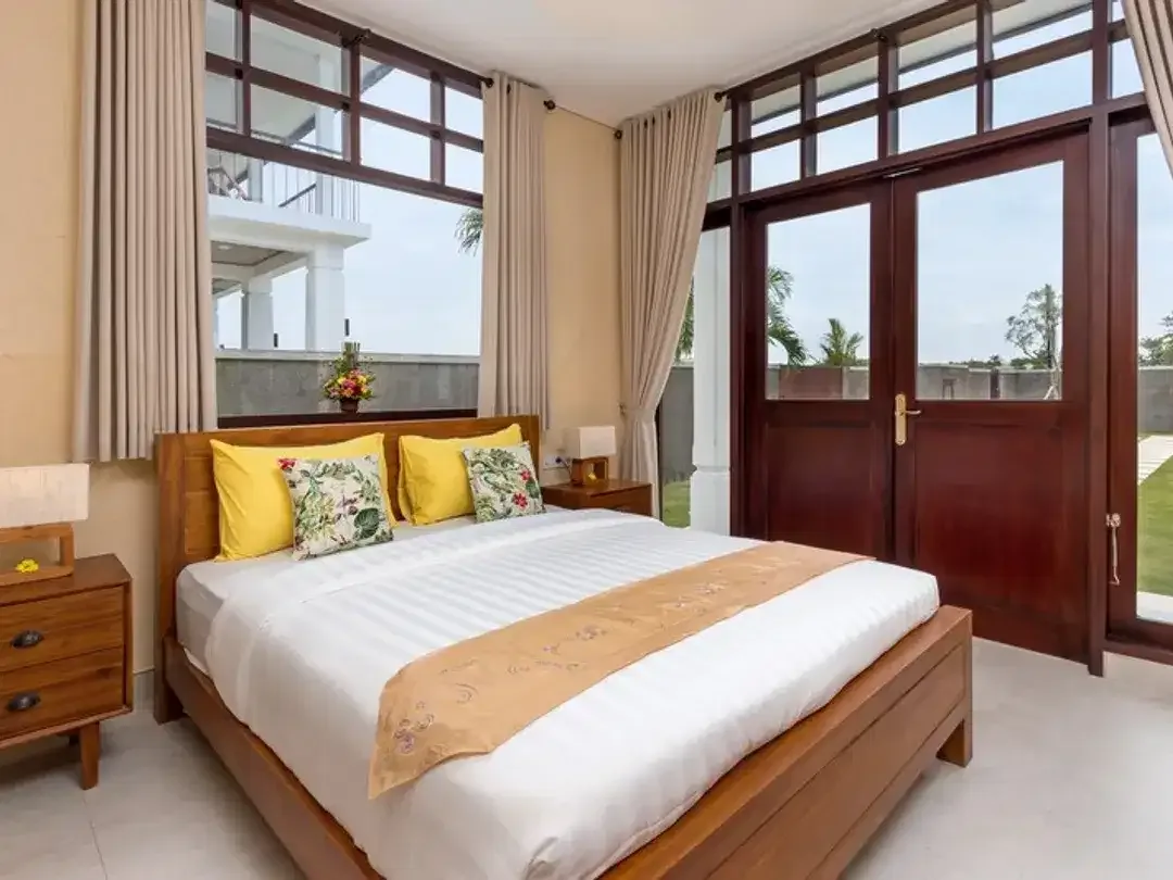 Leasehold - Luxury 5BR Estate - Prime Location Near Beach & Club in Canggu - Image 6 of 10