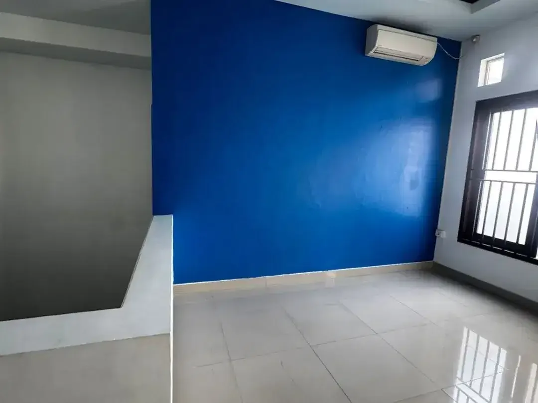 Rumah 2 Lantai Lokasi Strategis Gatsu Barat 4 Kamar Tidu Lingkungan Tenang - Image 6 of 10