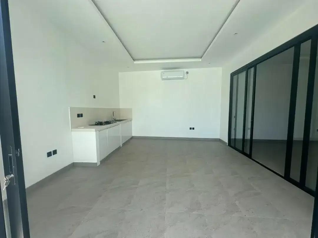 Disewakan  Modern Villa  baru siap huni - Image 2 of 10