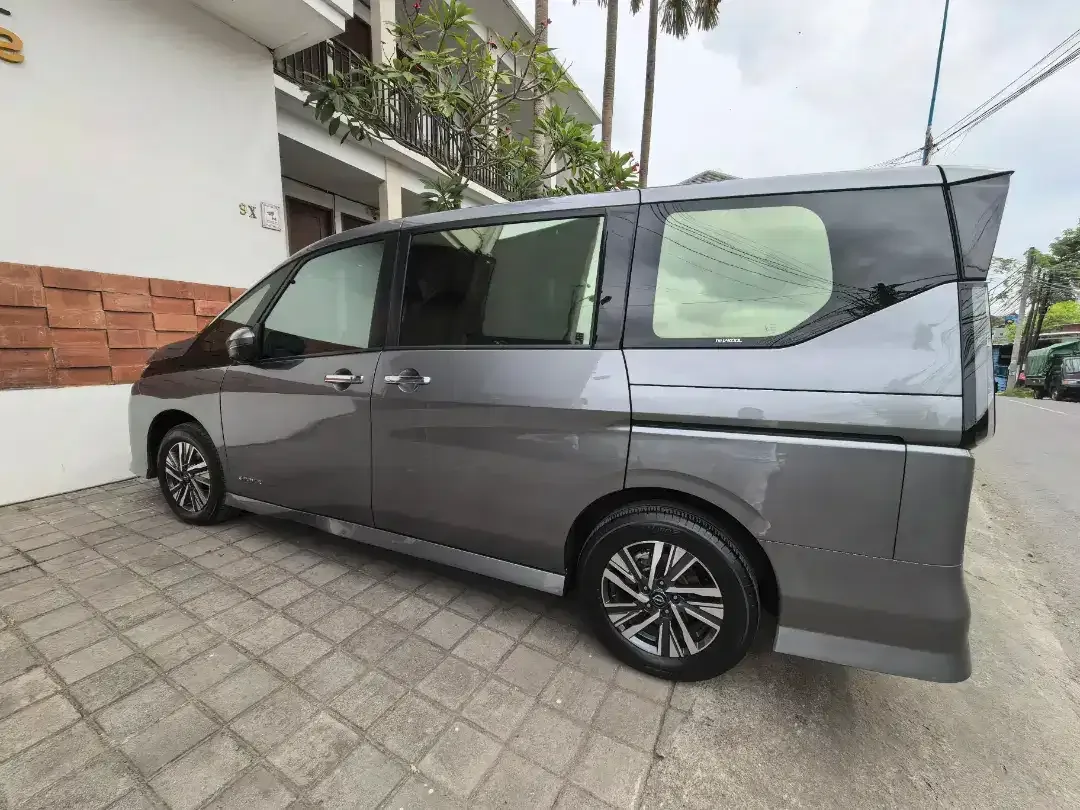Nissan Serena E-Power 2024 - Image 5 of 8
