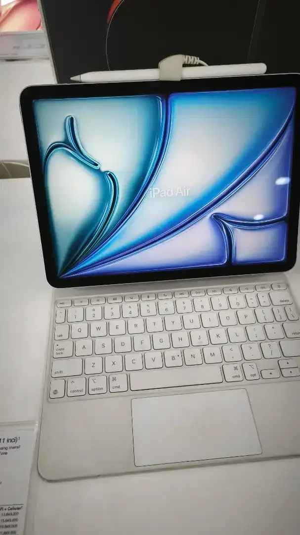 Readyyy iPad Air 8 M4.Kredit syarat KTP saja - Image 1 of 1
