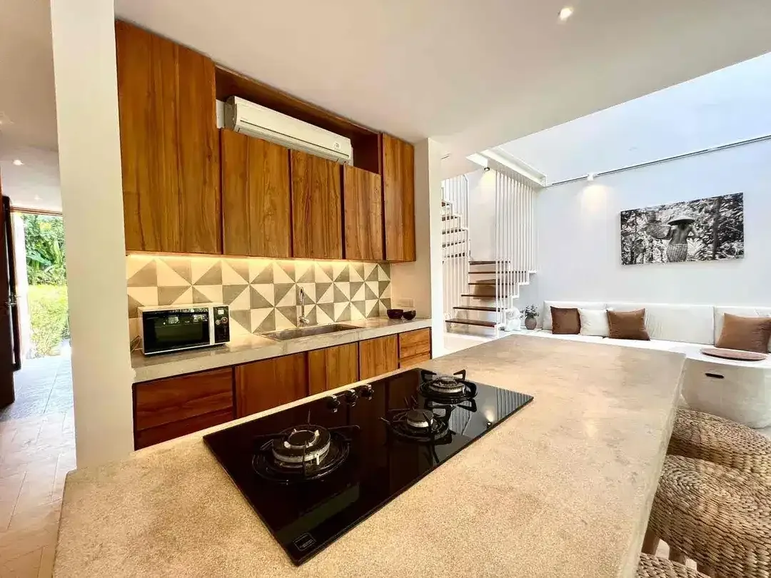 LUXURY 3 BEDROOMS STRATEGI AND PRIME LOCATION A HEAT OF BERAWA CANGGU - Image 10 of 10