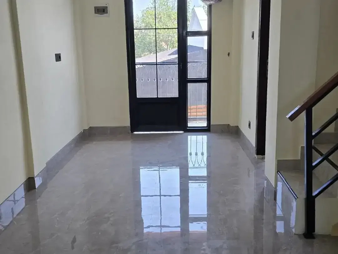Rumah Baru Semi Furnished Disewakan Area Denpasar Selatan - Image 6 of 10