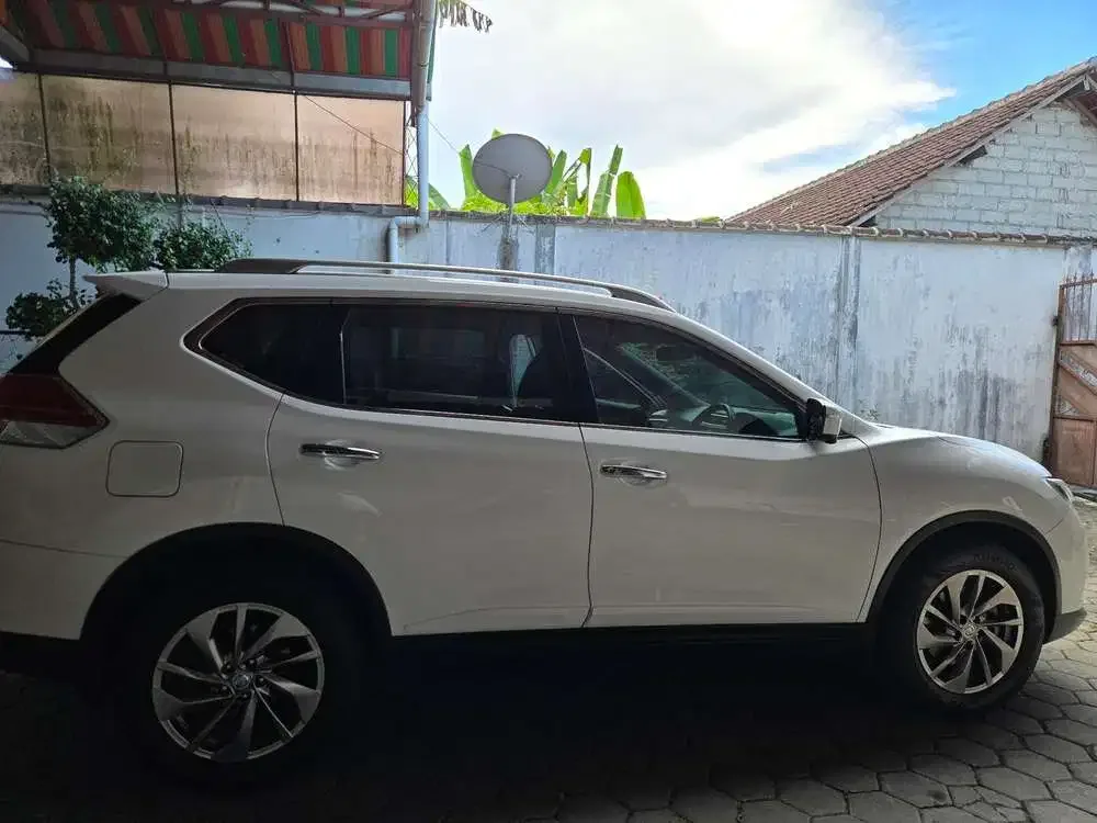 Nissan X-Trail 2015 Bensin - Image 2 of 10