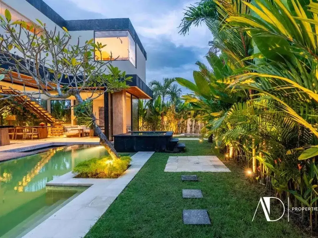 LEASEHOLD | CONTEMPORARY TROPICAL 3-BEDROOM VILLA NEAR SESEH BEACH - Image 4 of 10