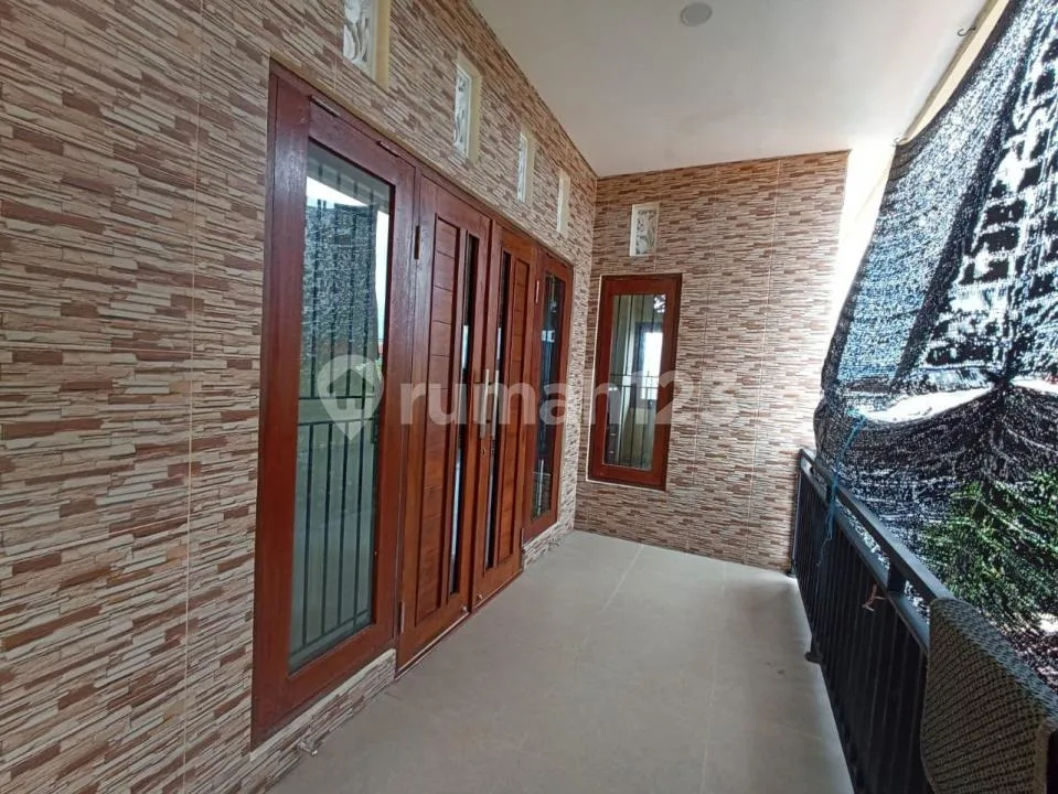 Rumah di Atas Toko Strategis 3 Kamar Unfurnished Denpasar Selatan - Image 3 of 4