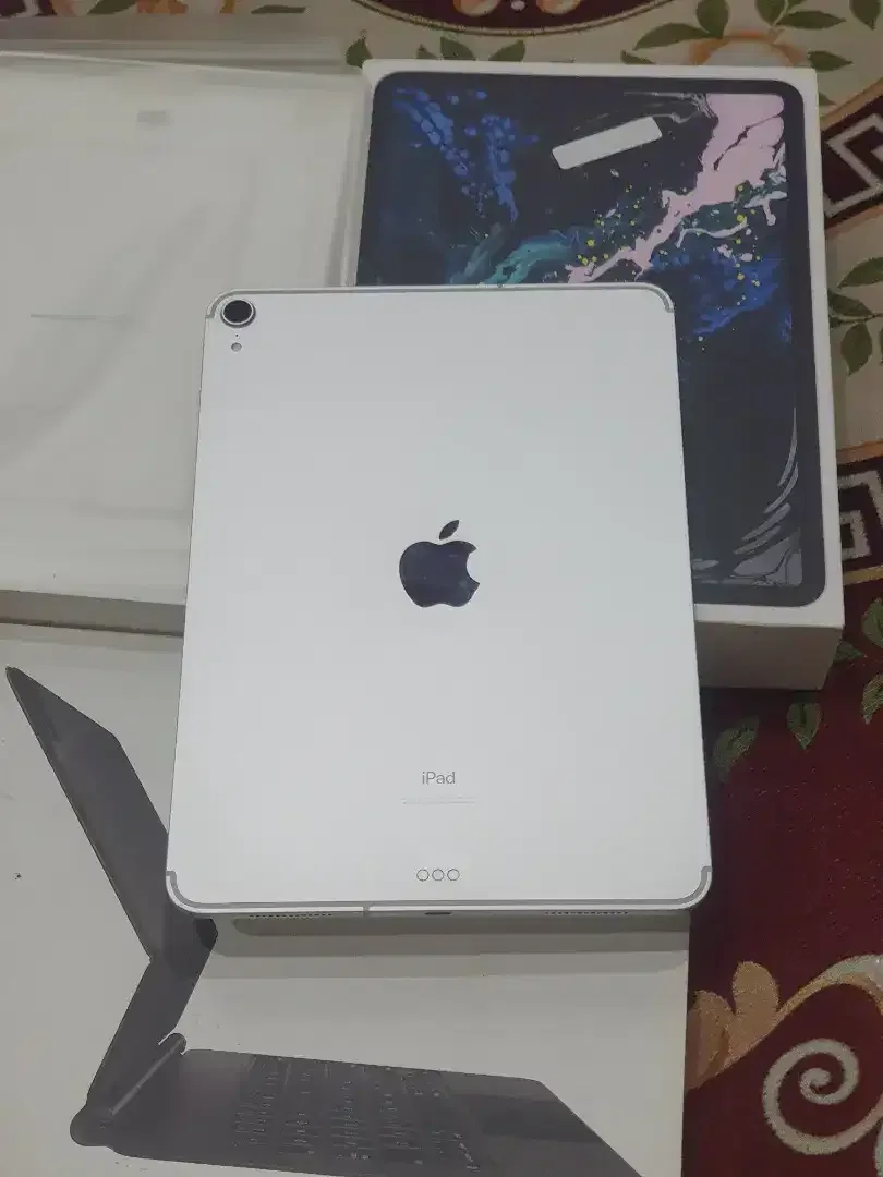 Ipad Pro + Keyboard 11 inch Wifi Cell iBox Resmi - Image 4 of 5