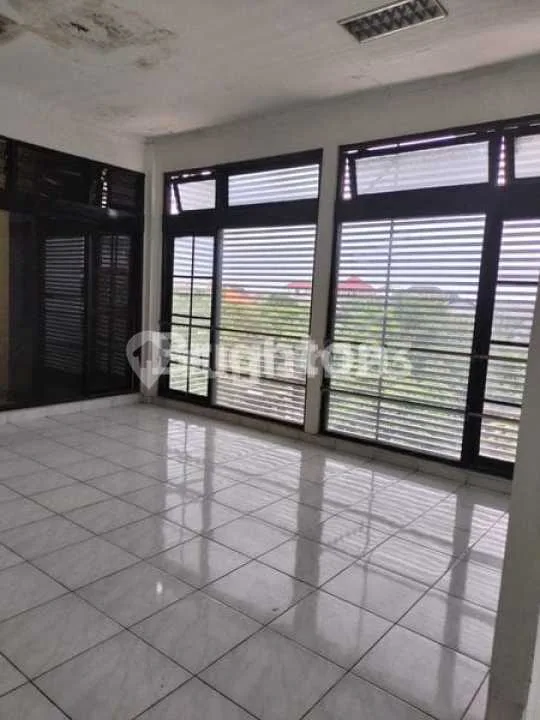Dijual Ruko Lokasi Hook di Jalan Utama Gatsu Denpasar Utara - Image 3 of 4