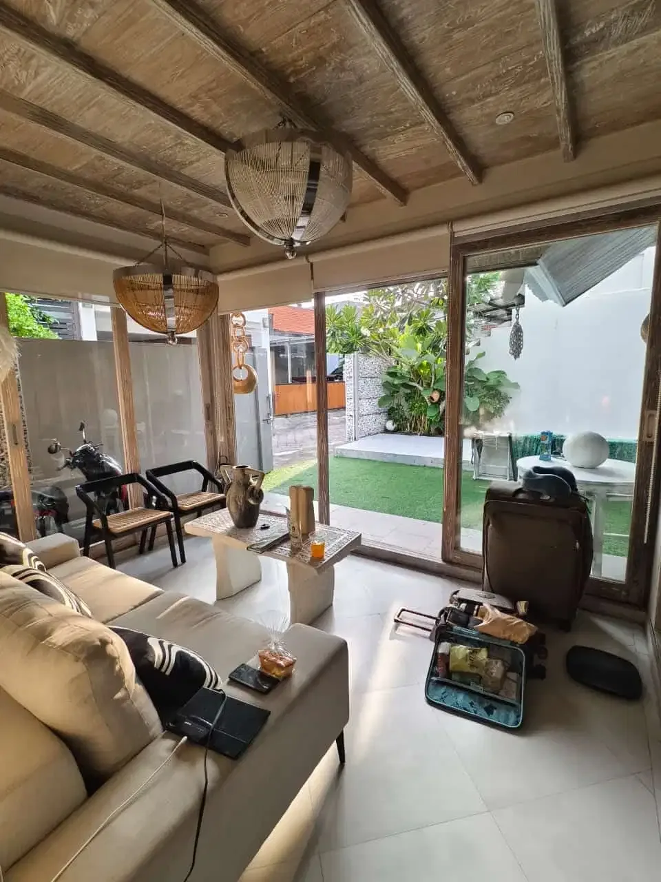 BEAUTIFUL VILLA READY FULLY FURNISHED PRIVAT POOL LOKASI KEROBOKAN - Image 1 of 9