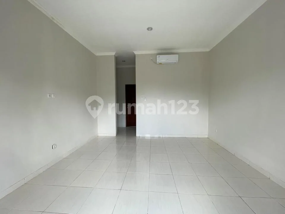 For Rent Spacious 3 Bedrooms Villa In Tuka, Dalung - Image 2 of 4