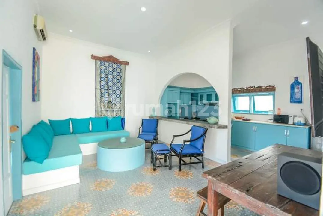 Leasehold 10 Years 3br Villa With Big Garden In Kerobokan Bali - Image 3 of 4