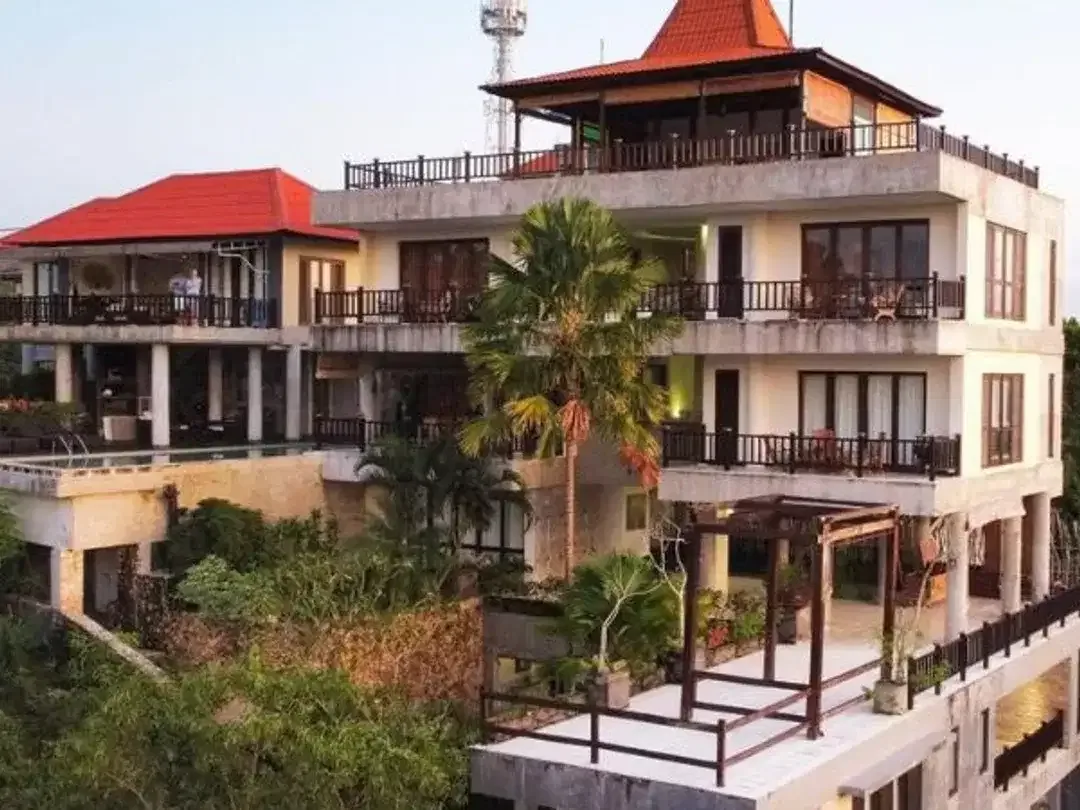 GUESTHOUSE STUNNING VIEW IN BALI CLIFF UNGASAN BADUNG - Image 1 of 10