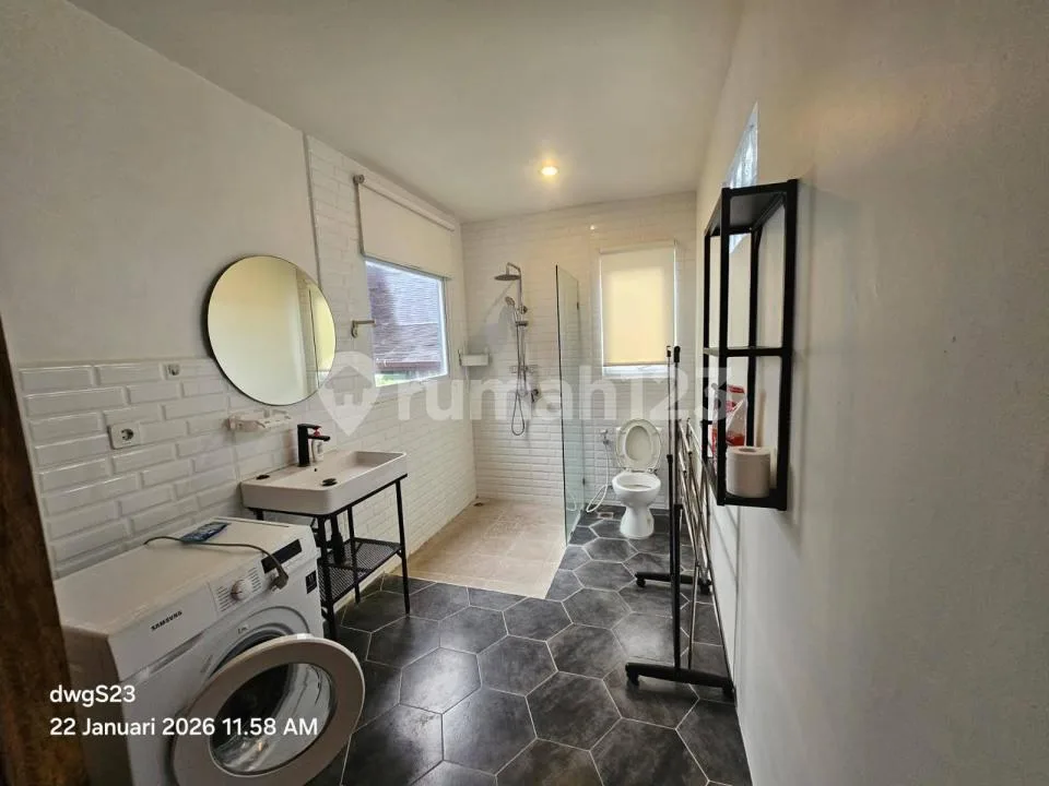 Villa Strategis Dgn Pool Furnish Dkt Pantai Berawa Padonan Canggu - Image 4 of 4