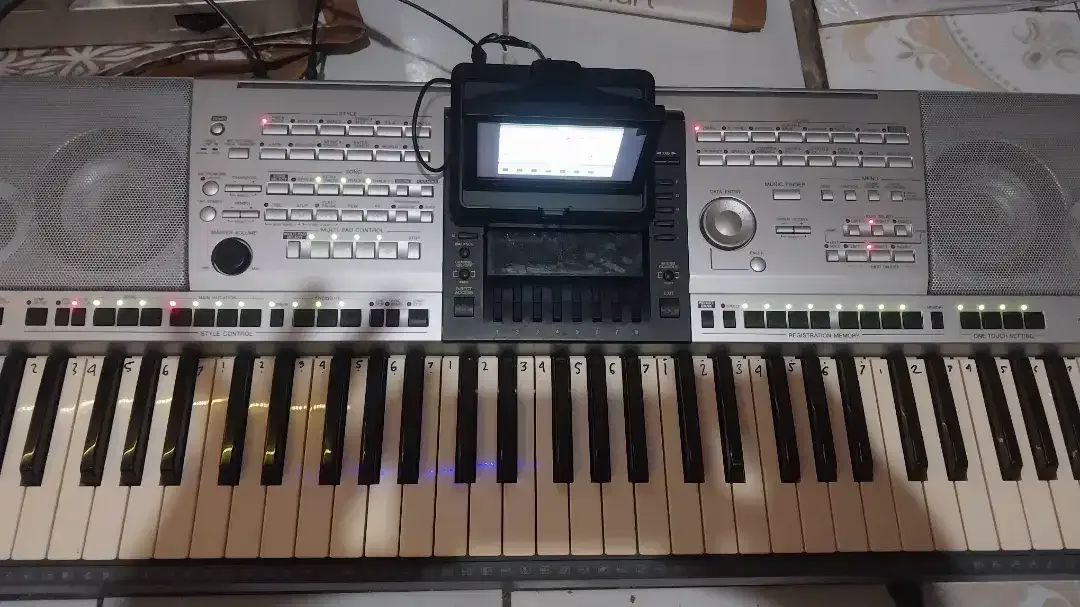 Keyboard piano organ yamaha psr 3000 - Image 4 of 4
