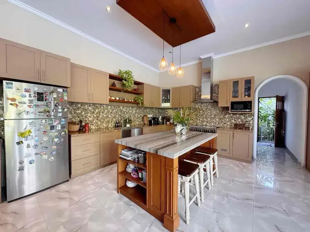 BEAUTIFUL 3 BEDROOMS SINGLE LEVEL AT BERAWA CANGGU - Image 9 of 10